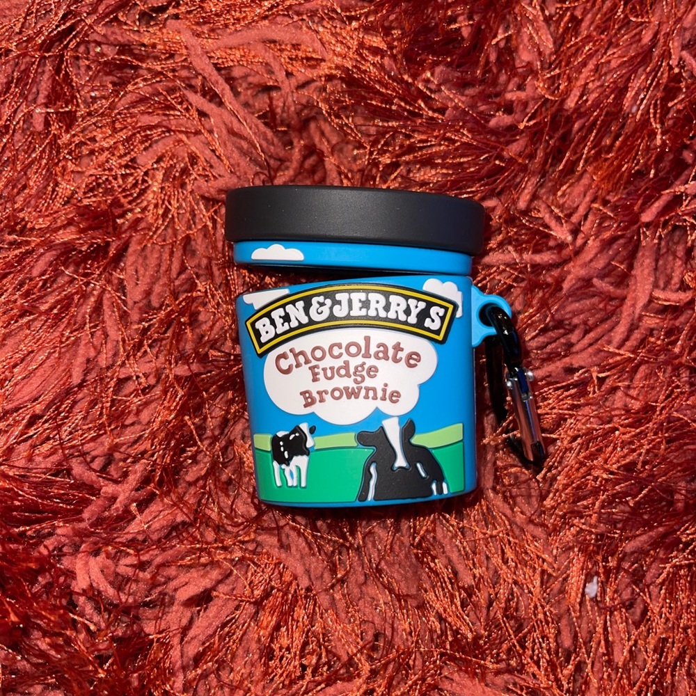 Apple AirPods 1 and Apple AirPods 2 Case